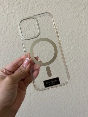 Kate Spade- Clear iPhone 17 Case with Gold MagSafe Accent